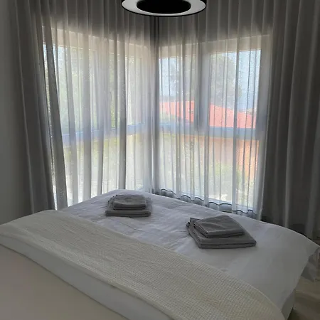 Aura Adriatica Onyx - Luxury Apartment, Private Pool, Sea View, Parking