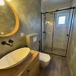 Aura Adriatica Onyx - Luxury Apartment, Private Pool, Sea View, Parking
