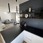 Aura Adriatica Onyx - Luxury Apartment, Private Pool, Sea View, Parking Lovran