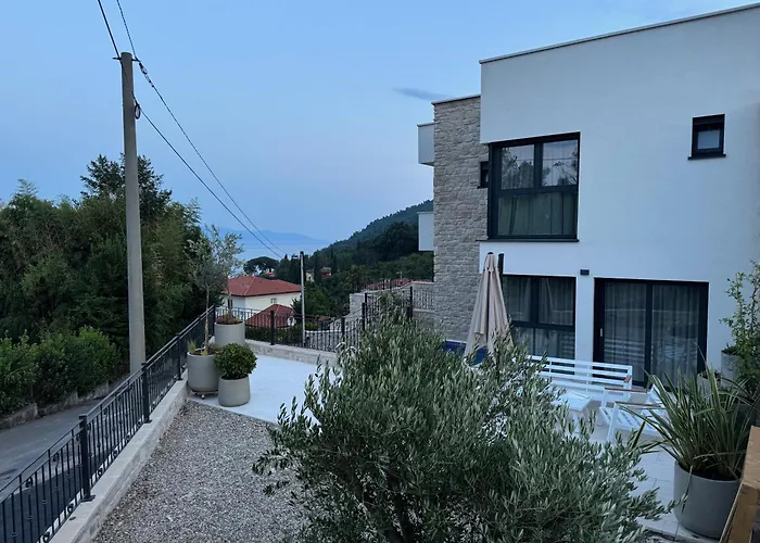 Apartmán Aura Adriatica Onyx - Luxury Apartment, Private Pool, Sea View, Parking Lovran
