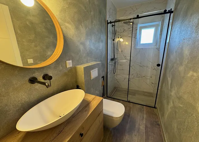 Aura Adriatica Onyx - Luxury Apartment, Private Pool, Sea View, Parking